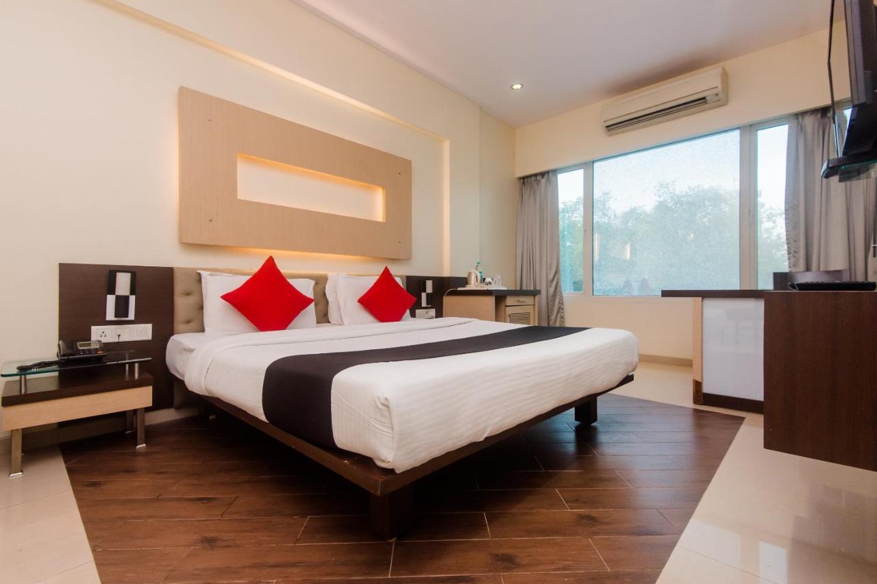 Hotel Capitol Thane Zewnętrze zdjęcie