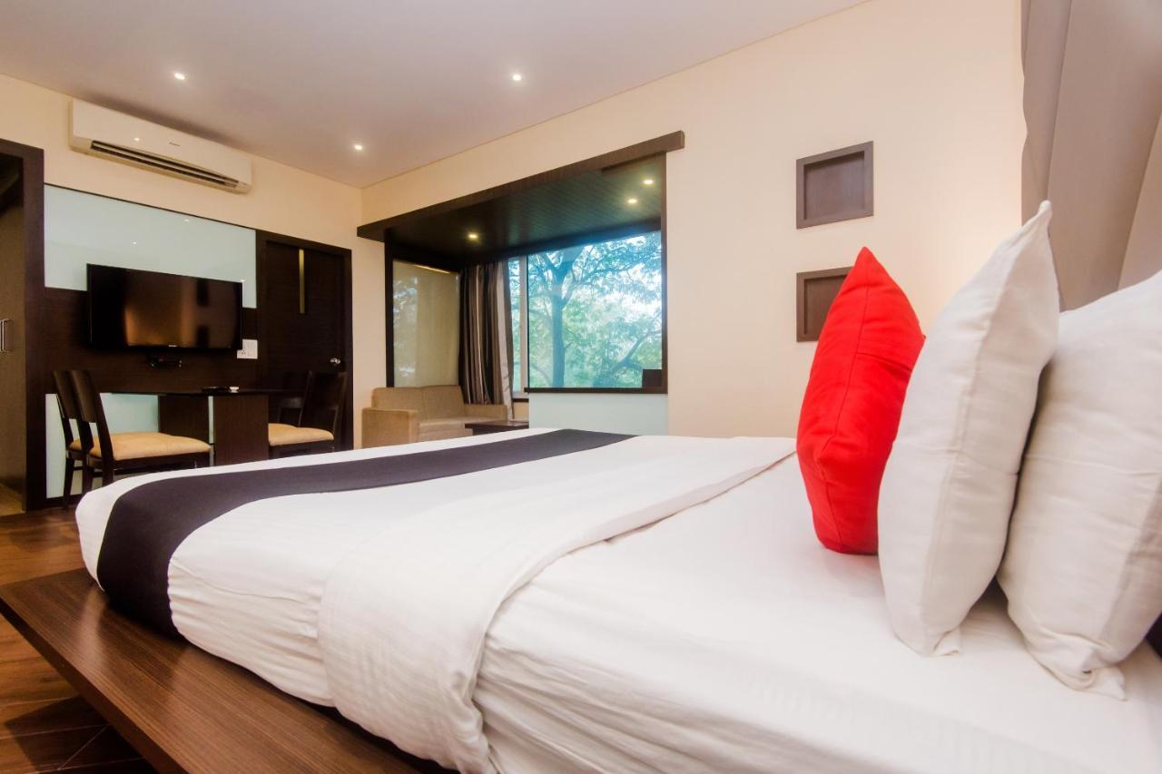 Hotel Capitol Thane Zewnętrze zdjęcie