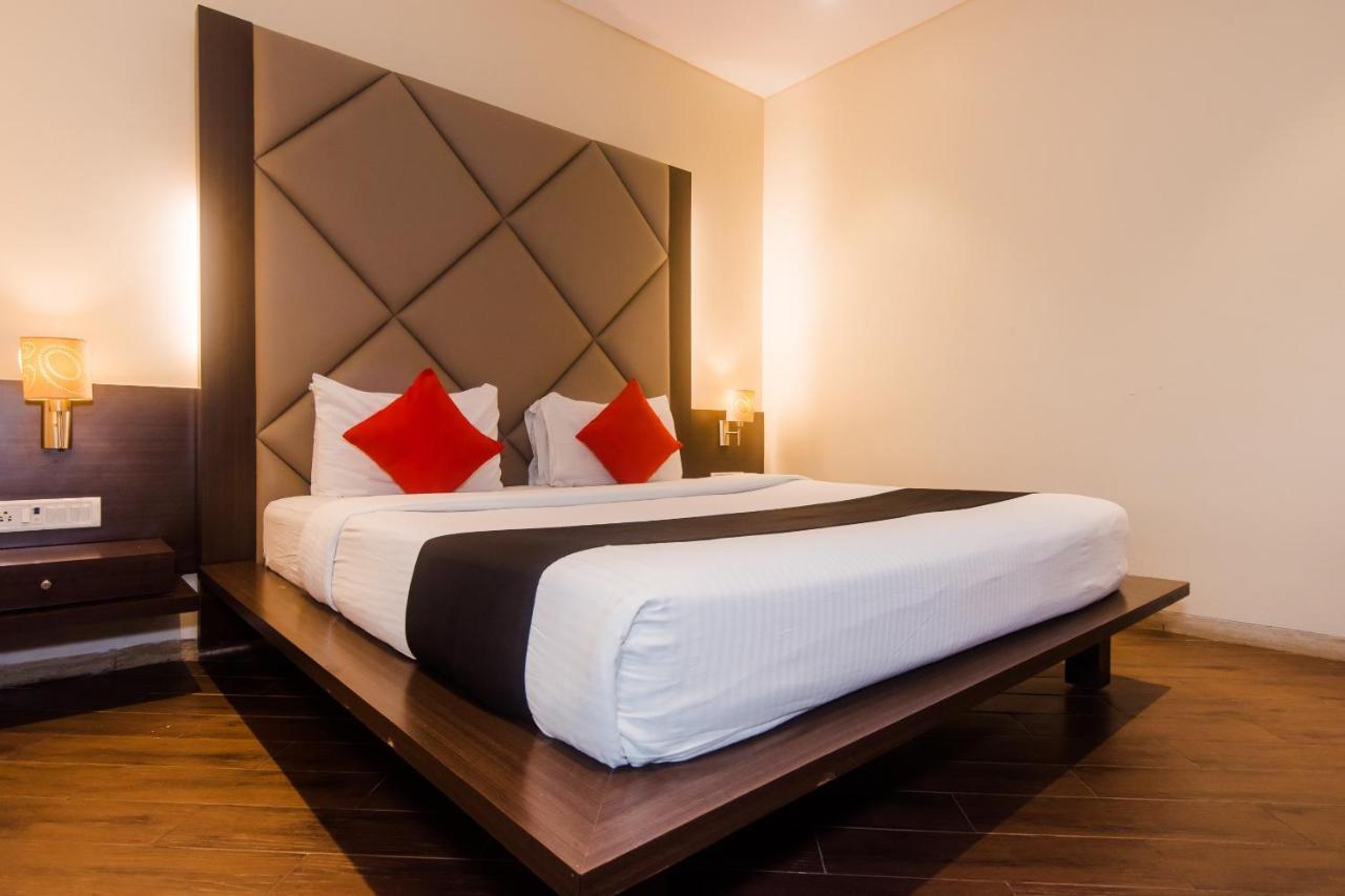 Hotel Capitol Thane Zewnętrze zdjęcie